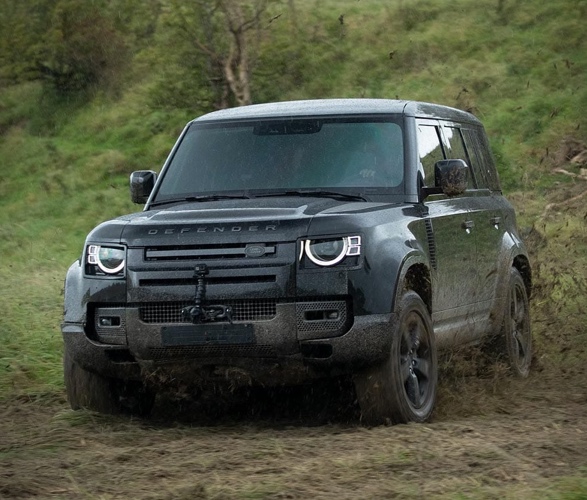 land-rover-defender-v8-bond-edition-8.jpg
