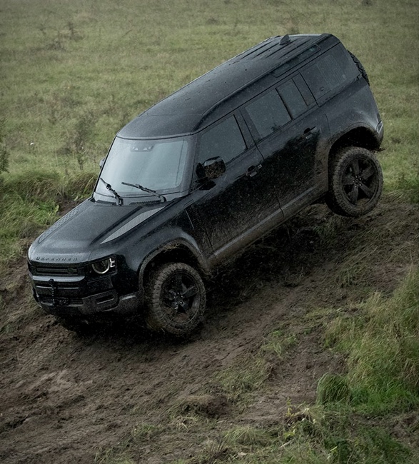 land-rover-defender-v8-bond-edition-9.jpg