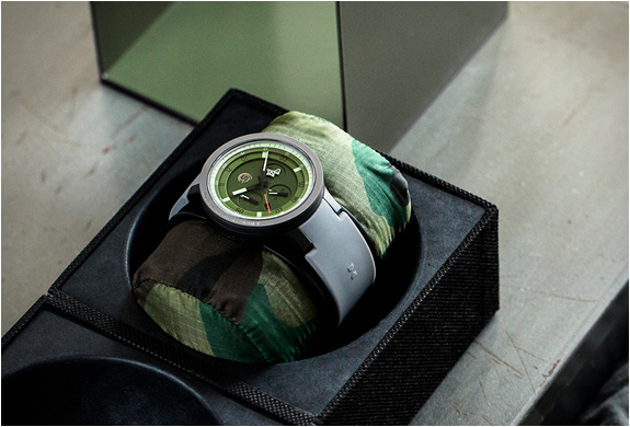 layer-23-watch-6.jpg