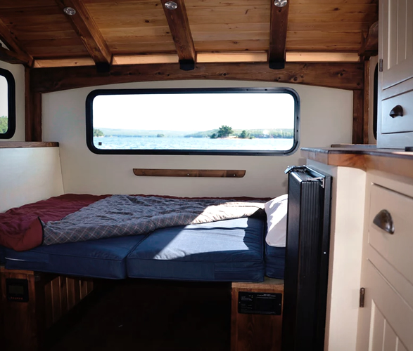 le-koroc-tiny-house-boat-4.jpg | Image