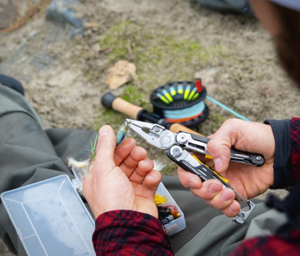leatherman-signal-multitool-2.jpg | Image