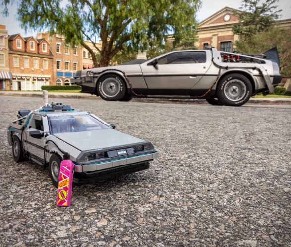 lego-back-to-the-future-time-machine-6.jpg