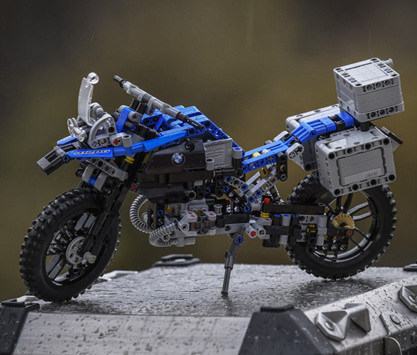 lego-bmw-gs-adventure-7.jpg