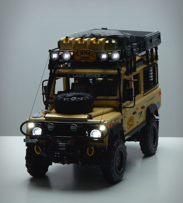 lego-land-rover-defender-110-6.jpg