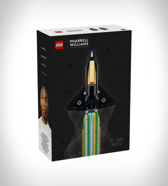 lego-pharrell-williams-over-the-moon-spaceship-set-8.jpeg