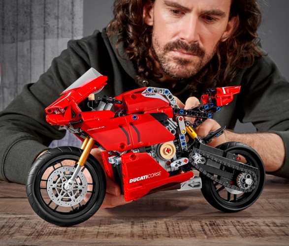 lego-technic-ducati-panigale-v4-r-5.jpg | Image