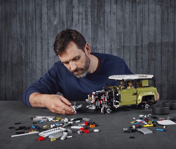 lego-technic-land-rover-defender-4a.jpg