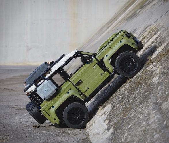 lego-technic-land-rover-defender-6.jpg