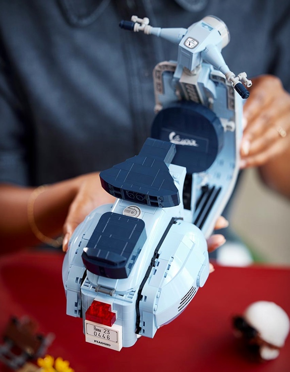 lego-vespa-125-2.jpg | Image