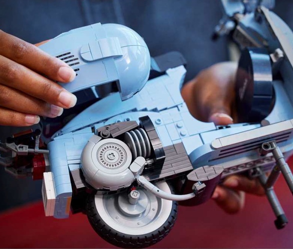 lego-vespa-125-4.jpg | Image