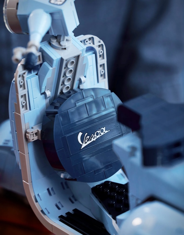 lego-vespa-125-5.jpg