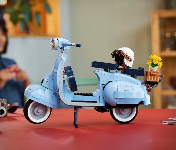 lego-vespa-125-6.jpg