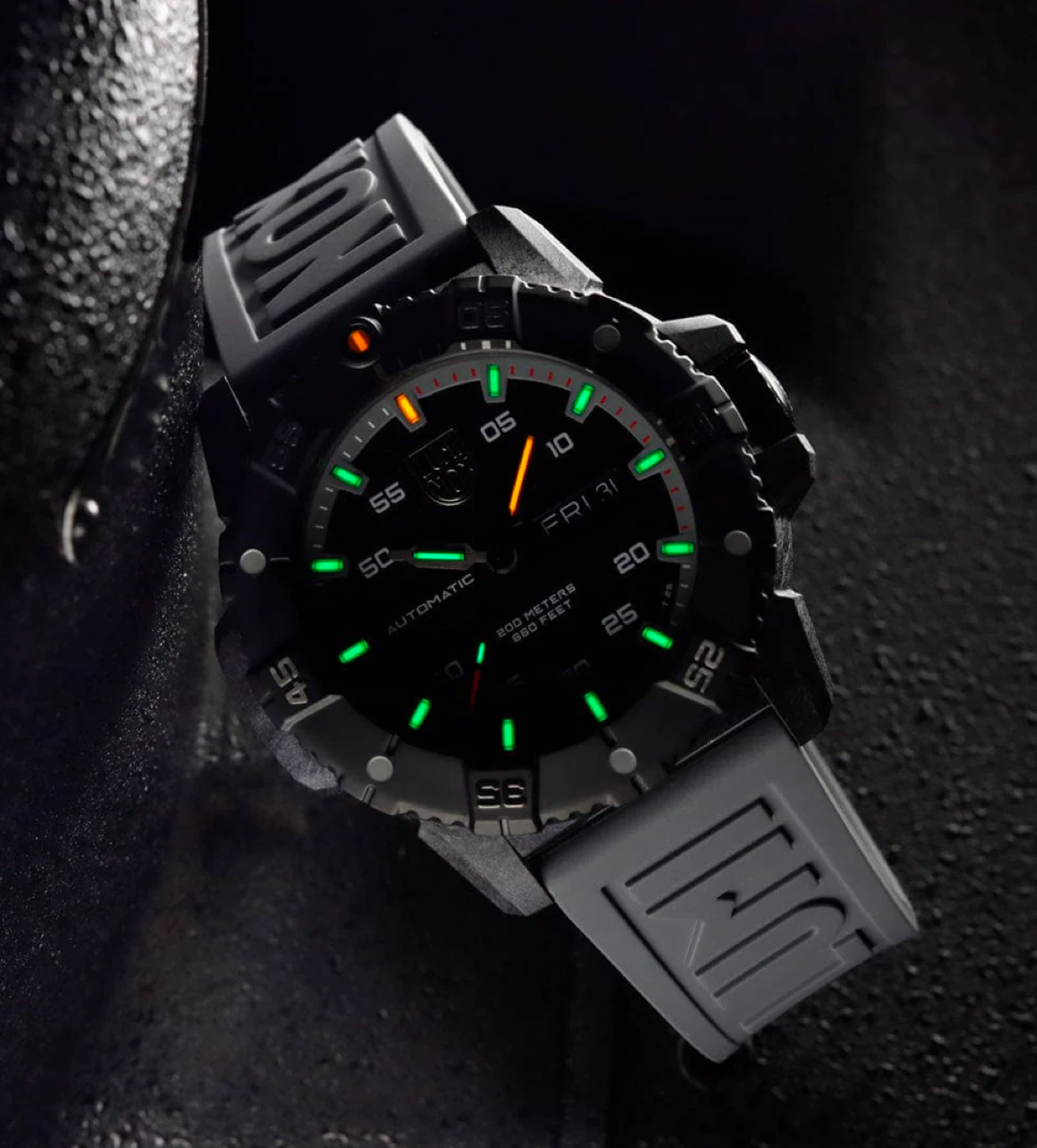 luminox-master-carbon-seal-automatic-4.jpg | Image