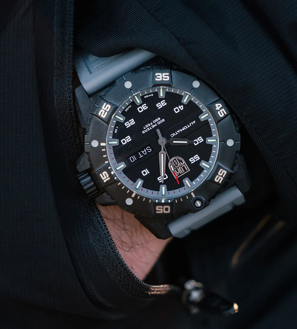 luminox-master-carbon-seal-automatic-5.jpg | Image