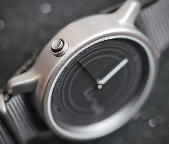 lunar-solar-powered-smartwatch-3.jpg | Image