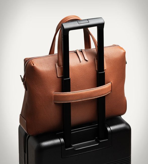 lundi-valentin-briefcase-3.jpg | Image