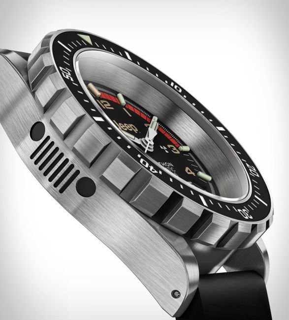 marathon-jeep-watch-4.jpg | Image