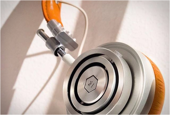 master-dynamic-headphones-4.jpg | Image