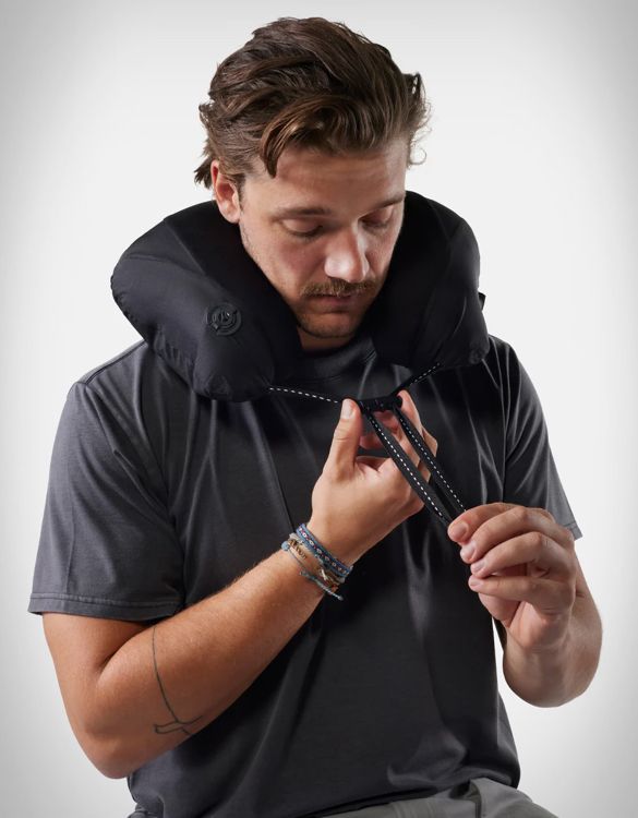 matador-blackout-travel-pillow-2.jpg | Image