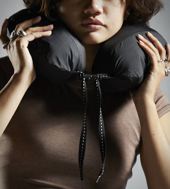 matador-blackout-travel-pillow-6.jpg | Image