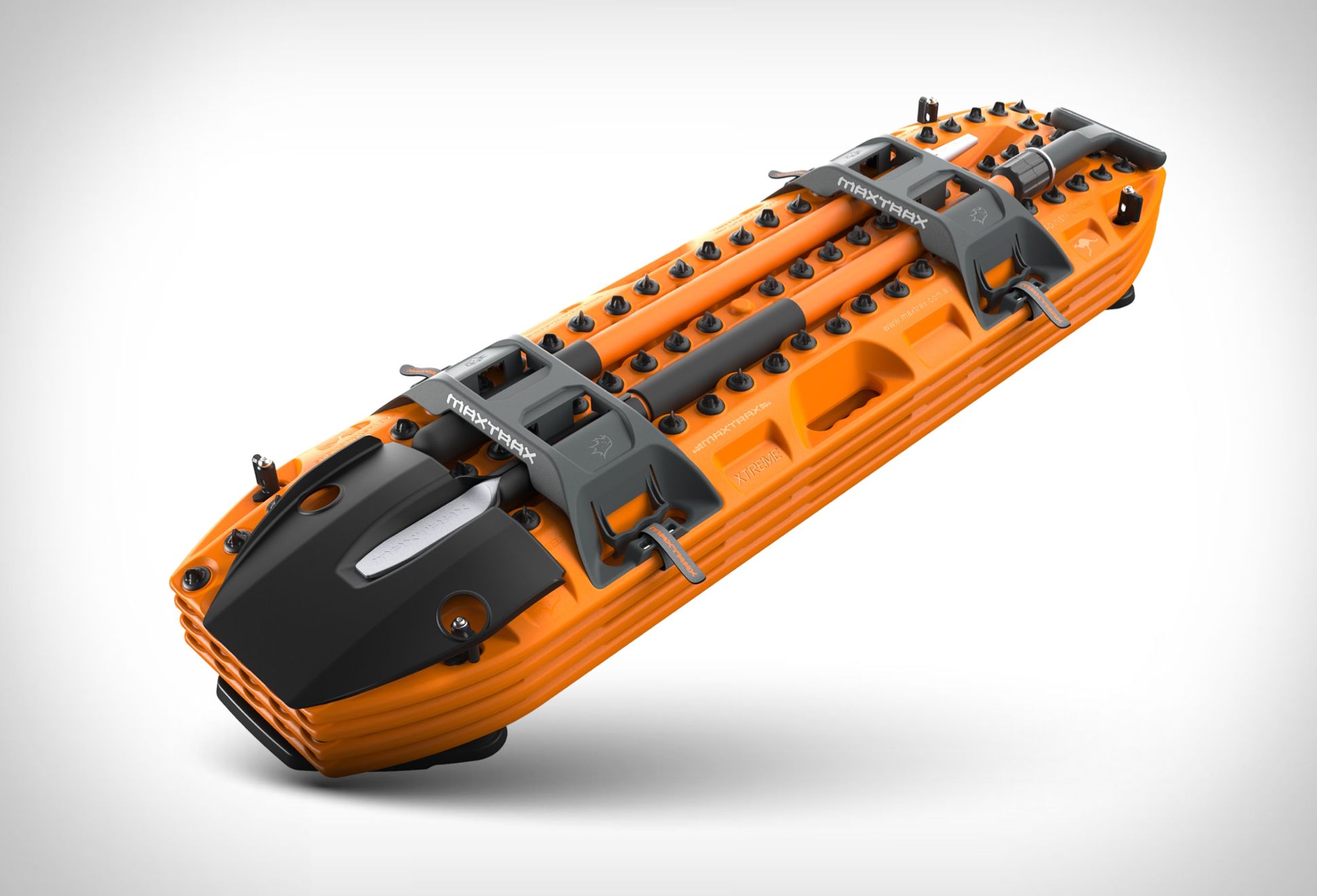 This Off Road Shovel Is Built for Real Recovery Situations - Image