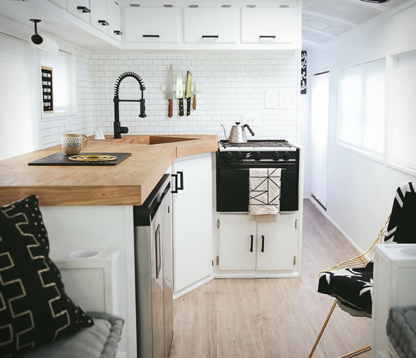 mayes-school-bus-conversion-4.jpg | Image