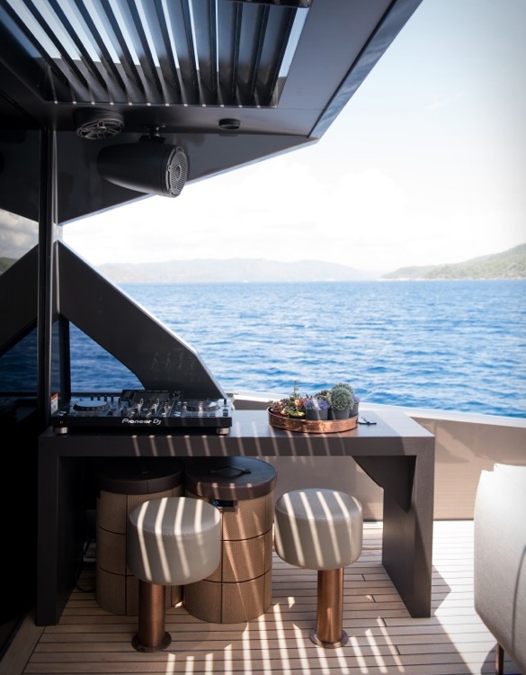 mazu-82-yacht-10.jpg