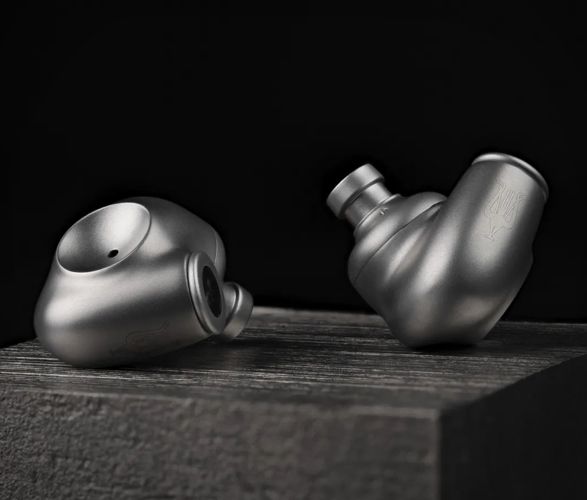 meze-audio-astru-earphones-2.jpg | Image