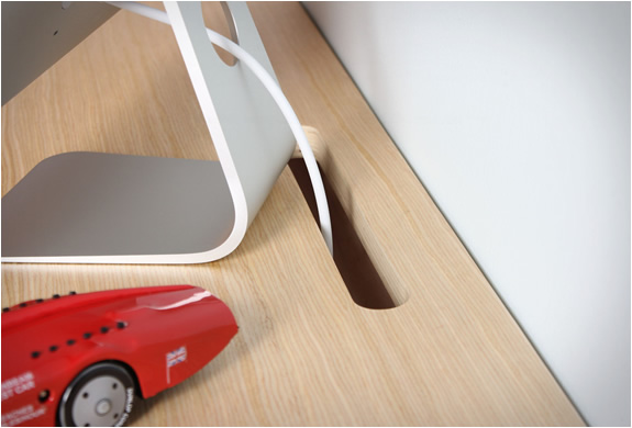 minimal-float-wall-desk-2.jpg | Image