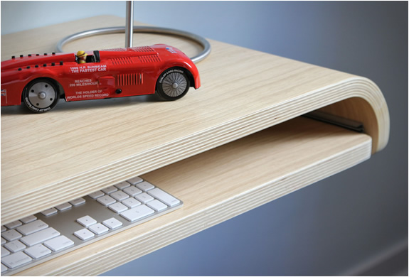minimal-float-wall-desk-3.jpg | Image