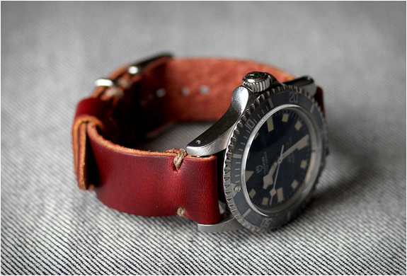 model-2-horween-straps-6.jpg