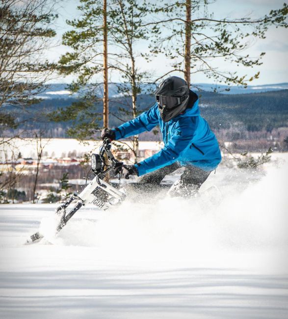 moonbike-electric-snowbike-8.jpg
