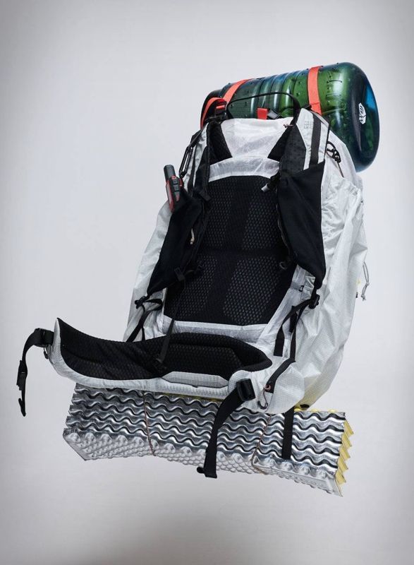 mountain-hardwear-lightweight-trail-packs-4.jpg | Image