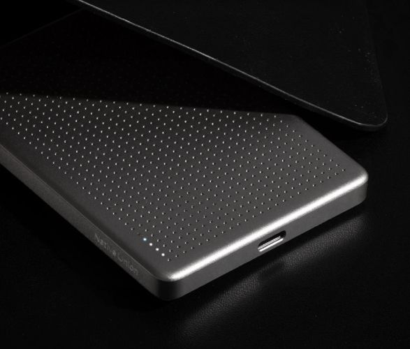 native-union-active-power-bank-4.jpg | Image
