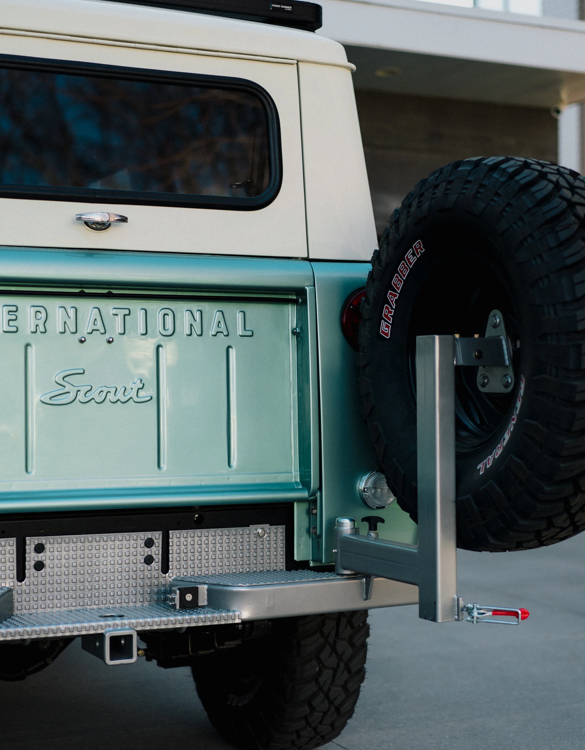 new-legend-scout-r800-three-7.jpg
