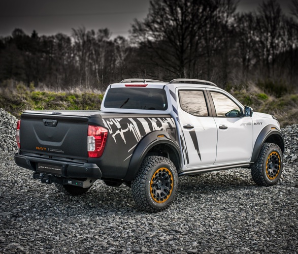 nissan-navarra-navy-9.jpg