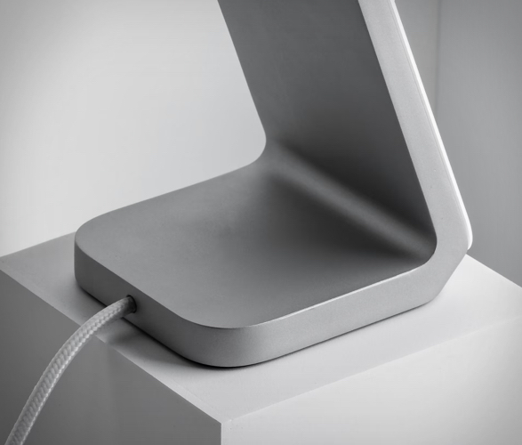 nomad-stand-one-magsafe-charger-10.jpg