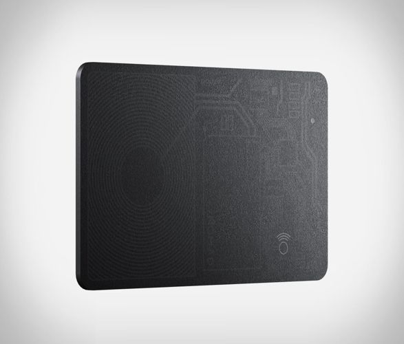 nomad-tracking-card-air-2.jpg | Image