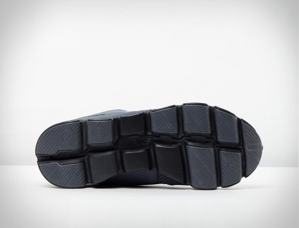 on-cloudflyer-running-shoe-5.jpg | Image