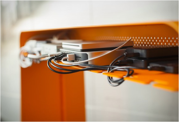 oneless-desk-6.jpg