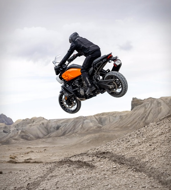 pan-america-1250-adventure-motorcycle-4.jpg | Image