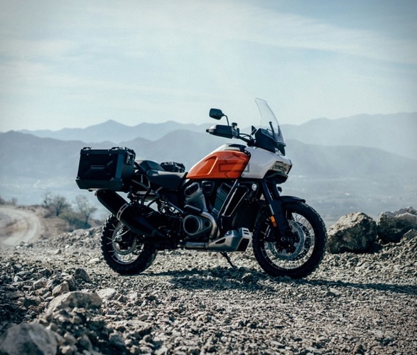 pan-america-1250-adventure-motorcycle-6.jpg
