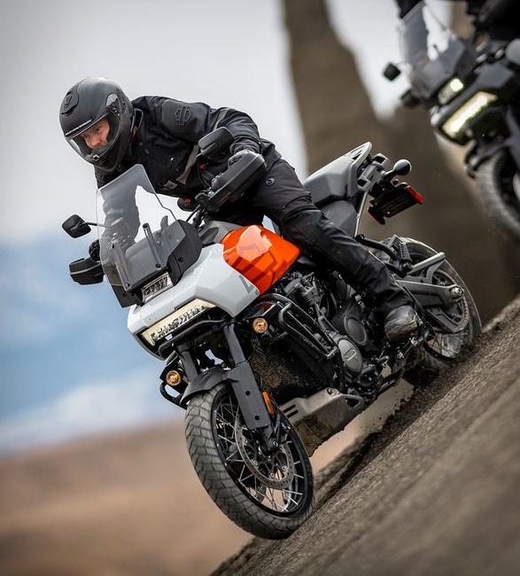 pan-america-1250-adventure-motorcycle-7.jpg