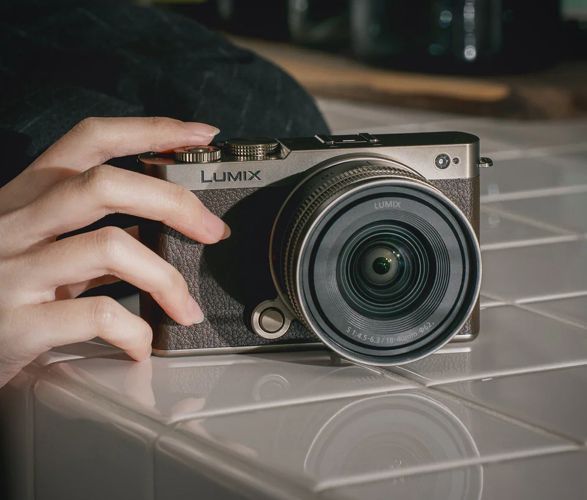 panasonic-lumix-s9-gold-4.jpg | Image