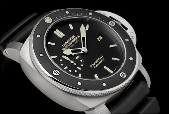 panerai-pam-389-luminor-submersible-4.jpg | Image