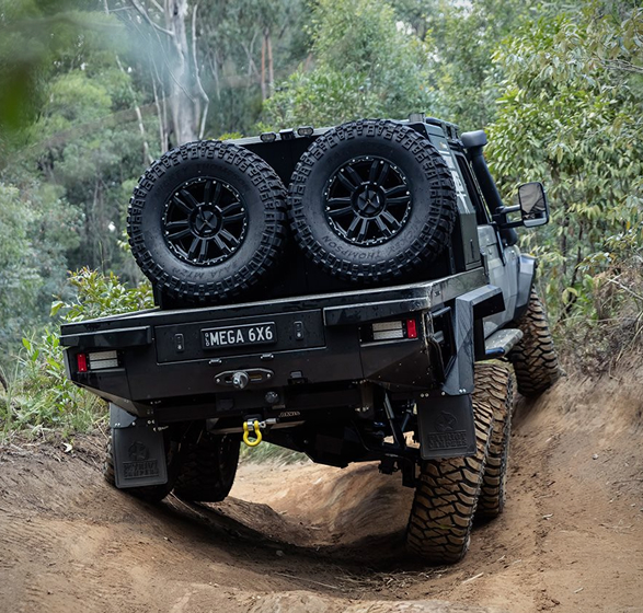 patriot-campers-lc79-6x6-11.jpg