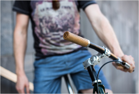 pecker-bike-grips-2.jpg | Image