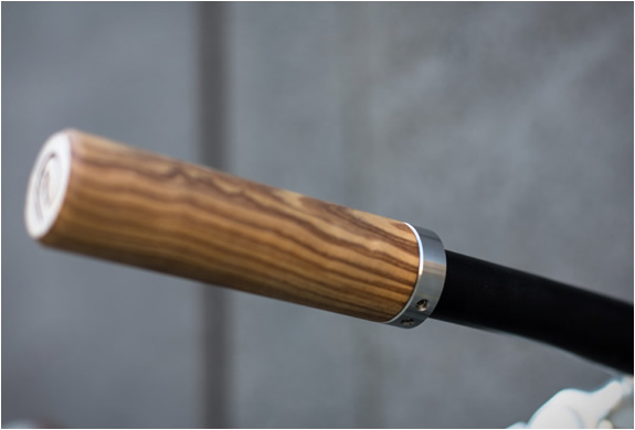 pecker-bike-grips-3.jpg | Image