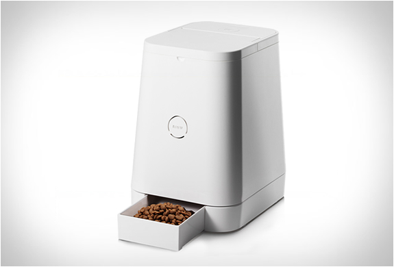 petly-automatic-pet-feeder-6.jpg
