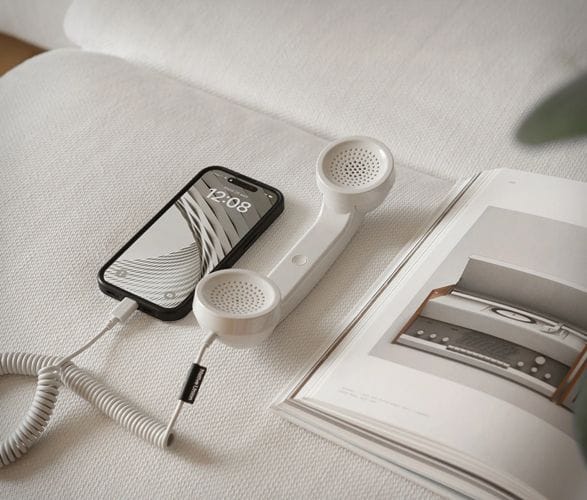 pop-phone-4.jpg | Image